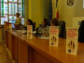Psihologul Florentina Paduraru si-a exprimat parerea in legatura cu sesiunea de dezbateri pe tema “ Prevenirea si combaterea violentei in familie- Ordinul de protectie” organizata de catre Asociatia Anais in parteneriat cu Politia Capitalei